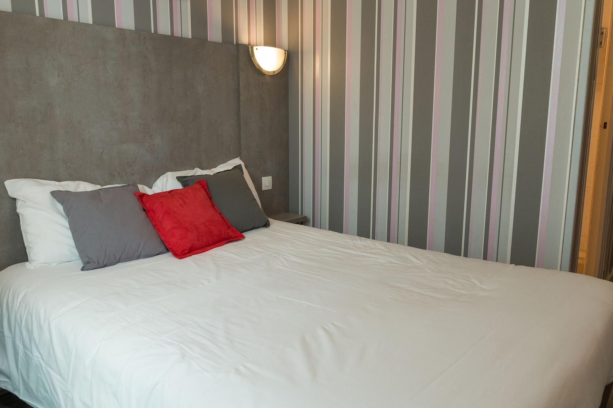 Panam Hotel Paris Gambetta- Place Gambetta-Mairie Du 20 Emme מראה חיצוני תמונה