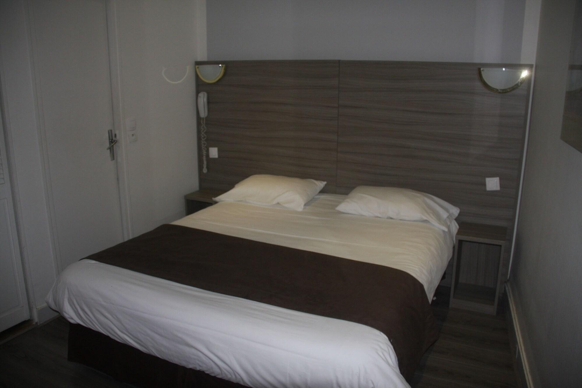 Panam Hotel Paris Gambetta- Place Gambetta-Mairie Du 20 Emme מראה חיצוני תמונה