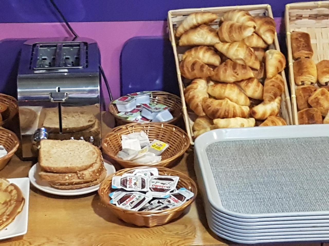 Panam Hotel Paris Gambetta- Place Gambetta-Mairie Du 20 Emme מראה חיצוני תמונה